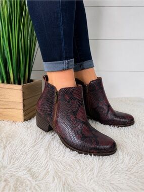 Lucky Brand Basel Snake Print Leather Side Zip Ankle Booties Burgundy Black 8.5M